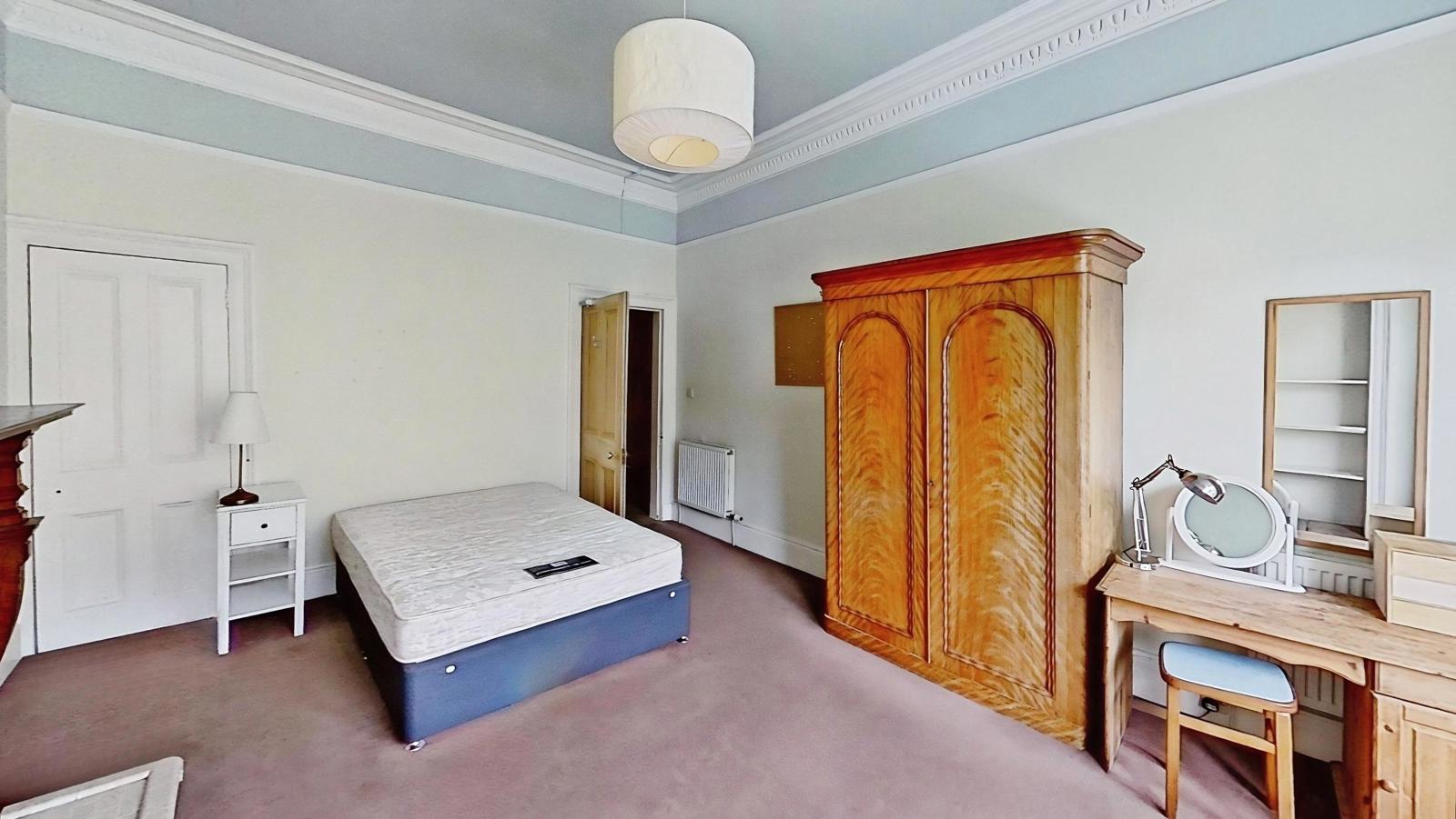 Room Thirlestane Road in City of Edinburgh