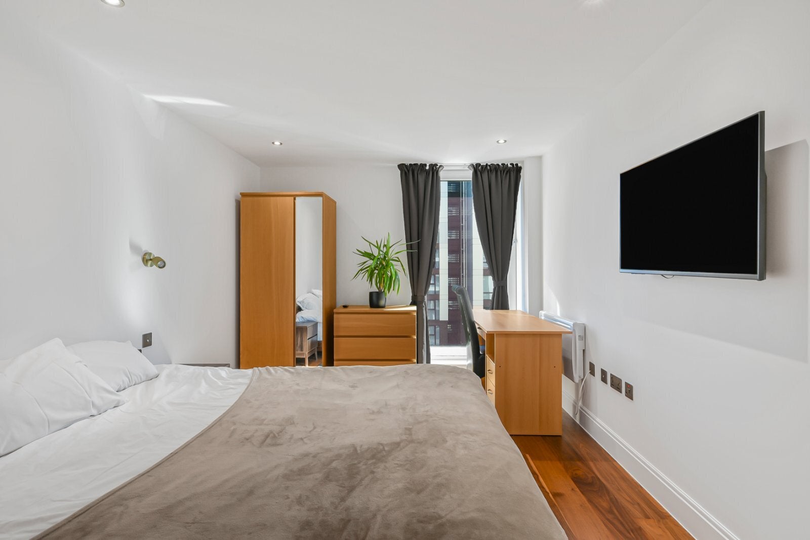 Flat Winchester Mews in Greater London