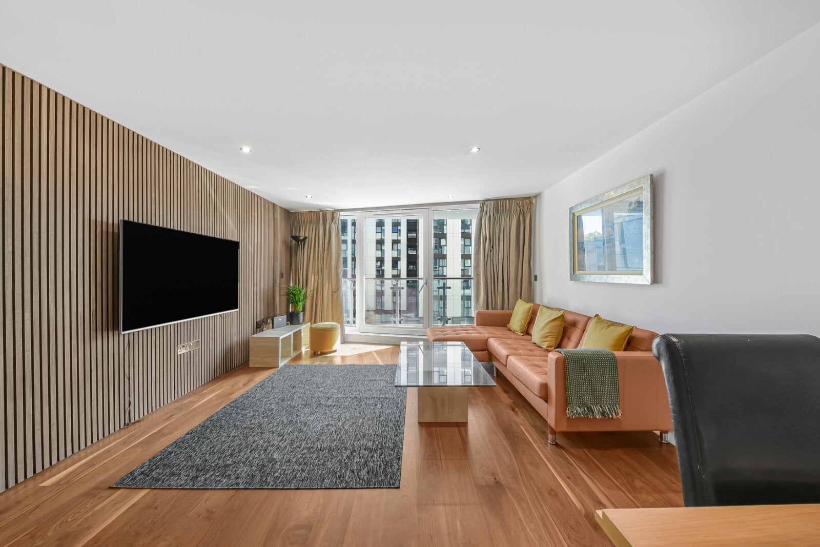 Flat Winchester Mews in Greater London