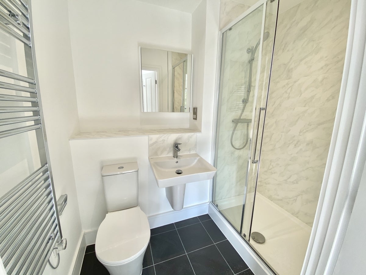 Flat Darbyshire Road in Rushmoor
