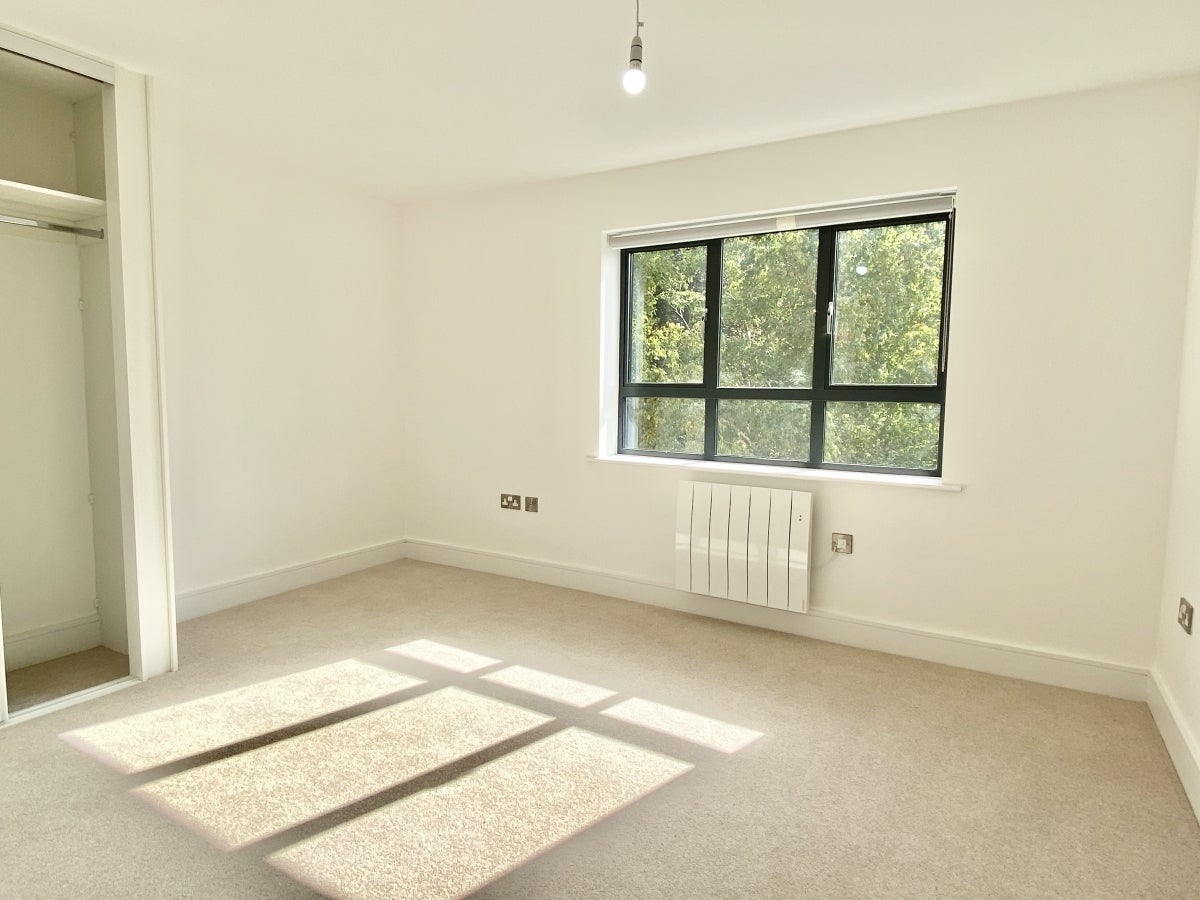 Flat Darbyshire Road in Rushmoor