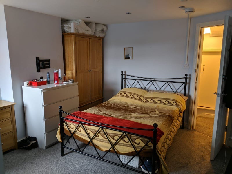 Room Newcombe Road in Coventry