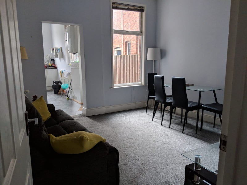 Room Newcombe Road in Coventry