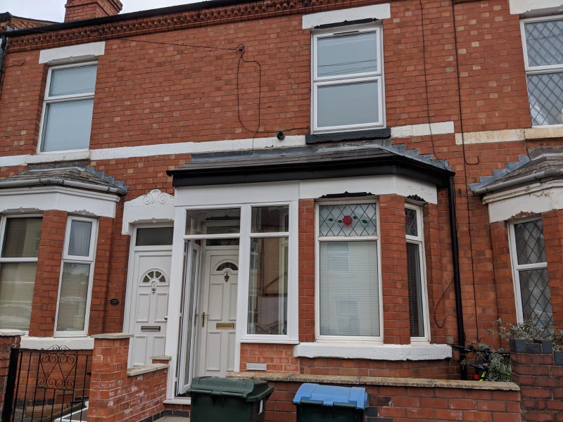 Room Newcombe Road in Coventry