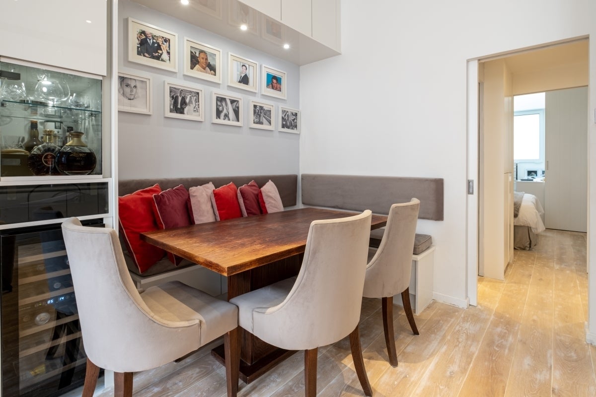 Flat Belgrave Road in City of Westminster