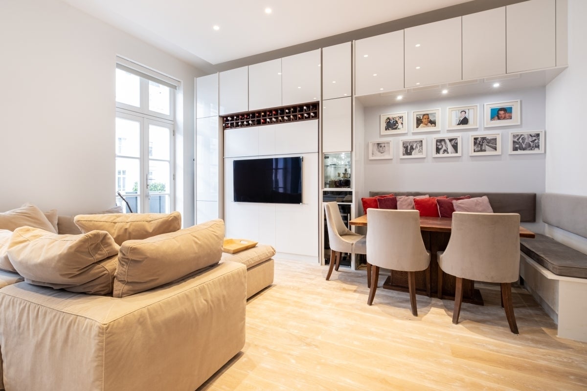 Flat Belgrave Road in City of Westminster
