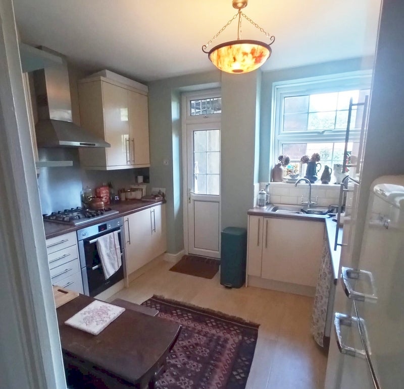 Room Aylmer Road in Greater London