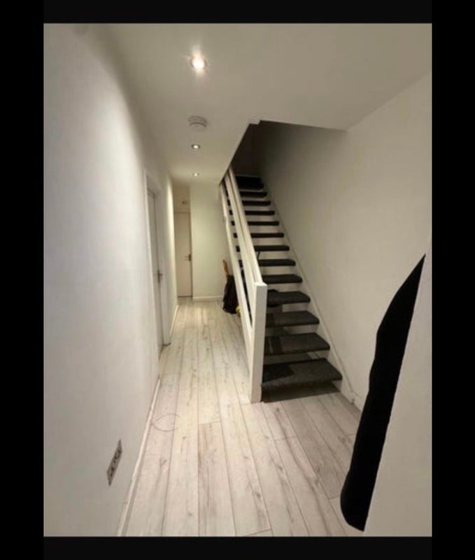 Room Gauden Road in Greater London