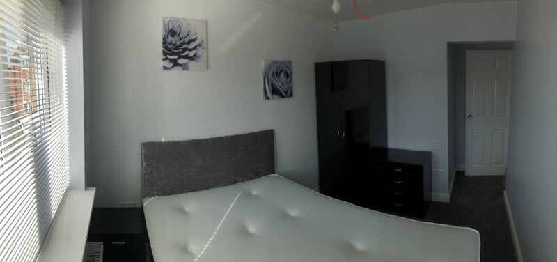 Room Valley Drive in Tamworth
