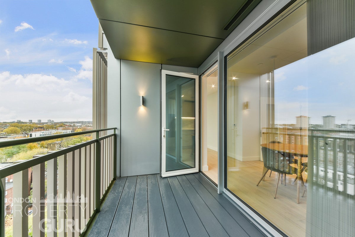 Flat Brill Place in Greater London