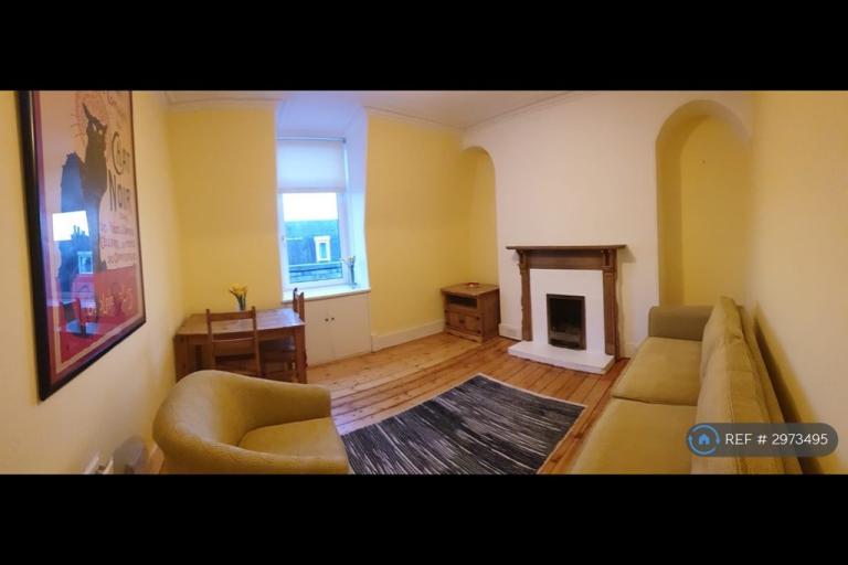 Flat Lamond Place in Aberdeen City