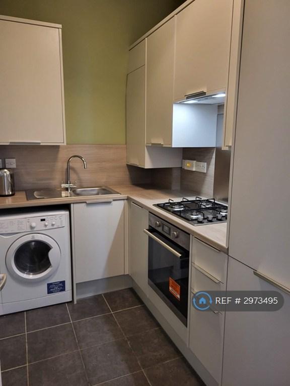 Flat Lamond Place in Aberdeen City