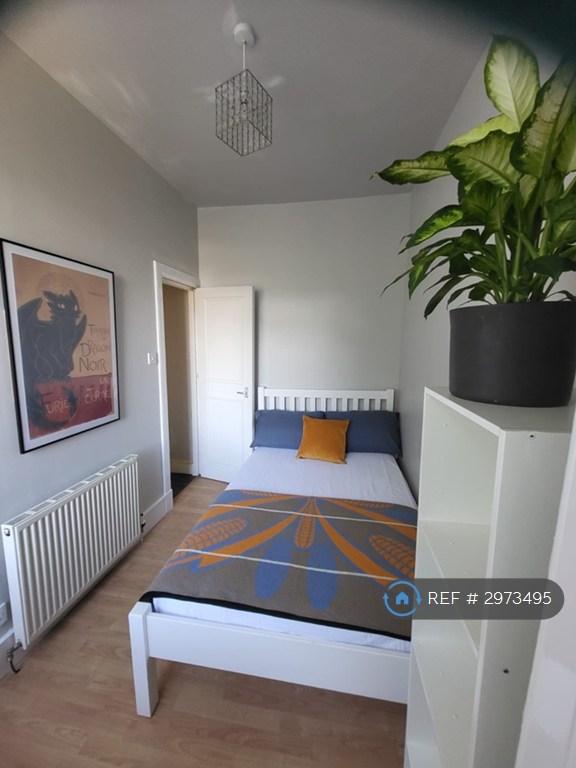 Flat Lamond Place in Aberdeen City