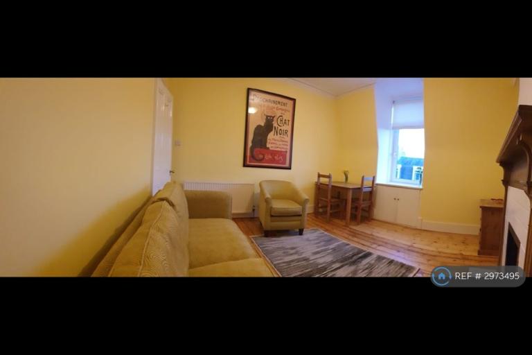 Flat Lamond Place in Aberdeen City