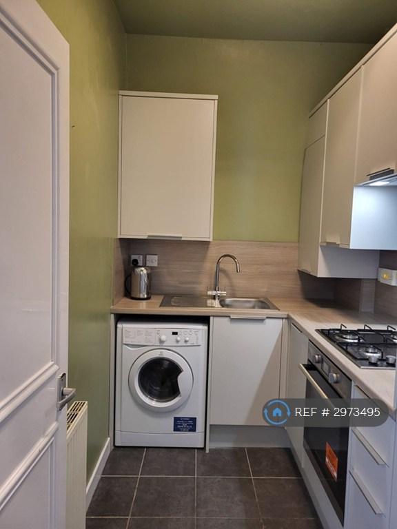 Flat Lamond Place in Aberdeen City