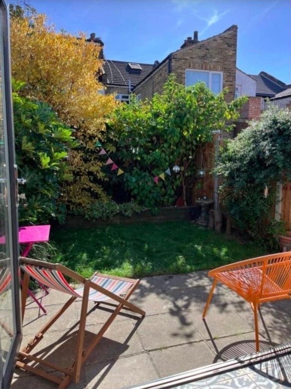 Room Louise Road in Greater London