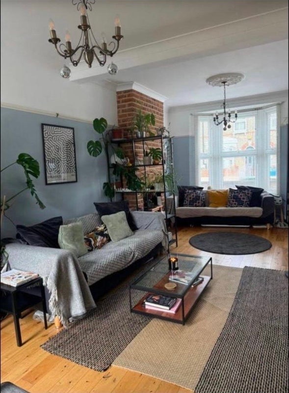 Room Louise Road in Greater London