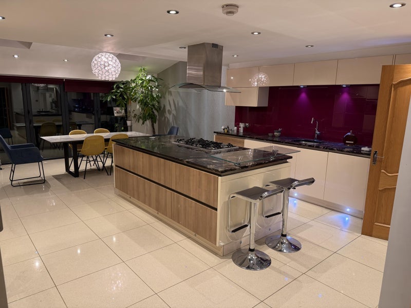 Room New Street in Oadby and Wigston
