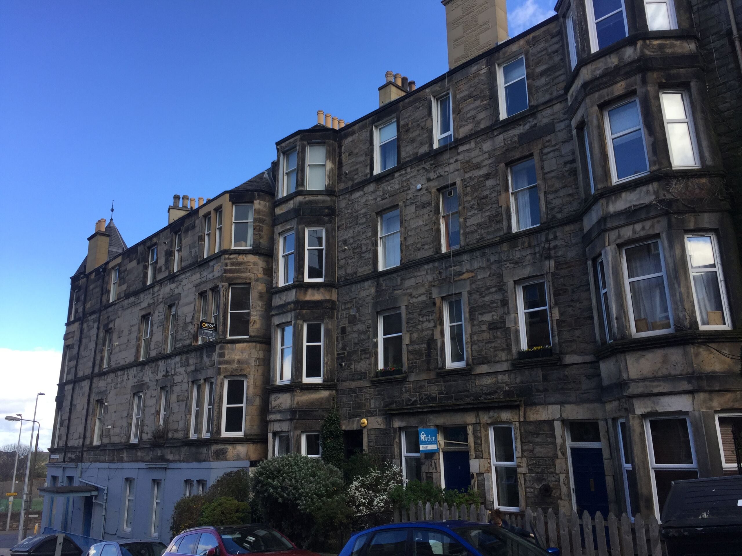 Flat Meadowbank Avenue in City of Edinburgh