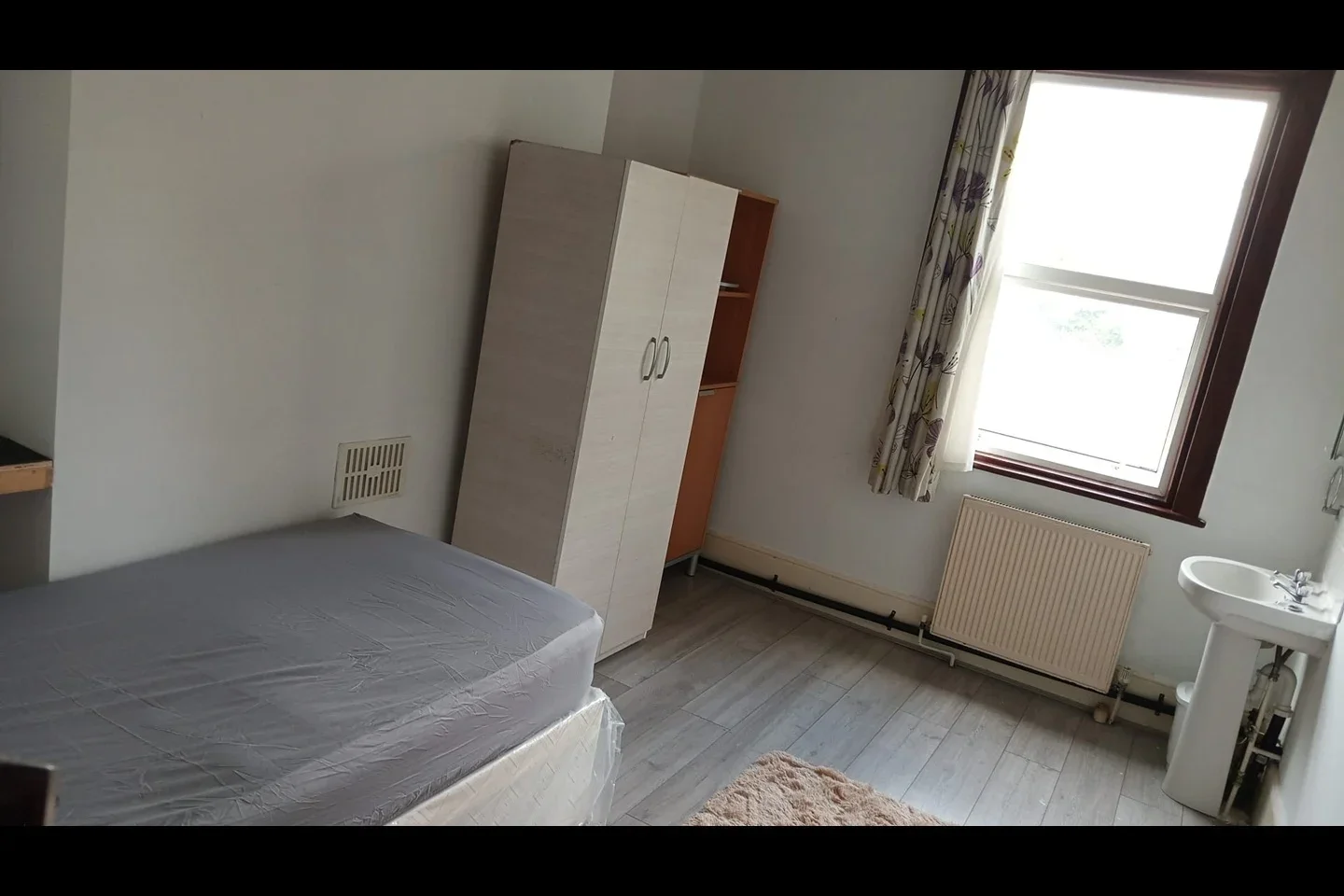 Room Earlham Grove in Greater London