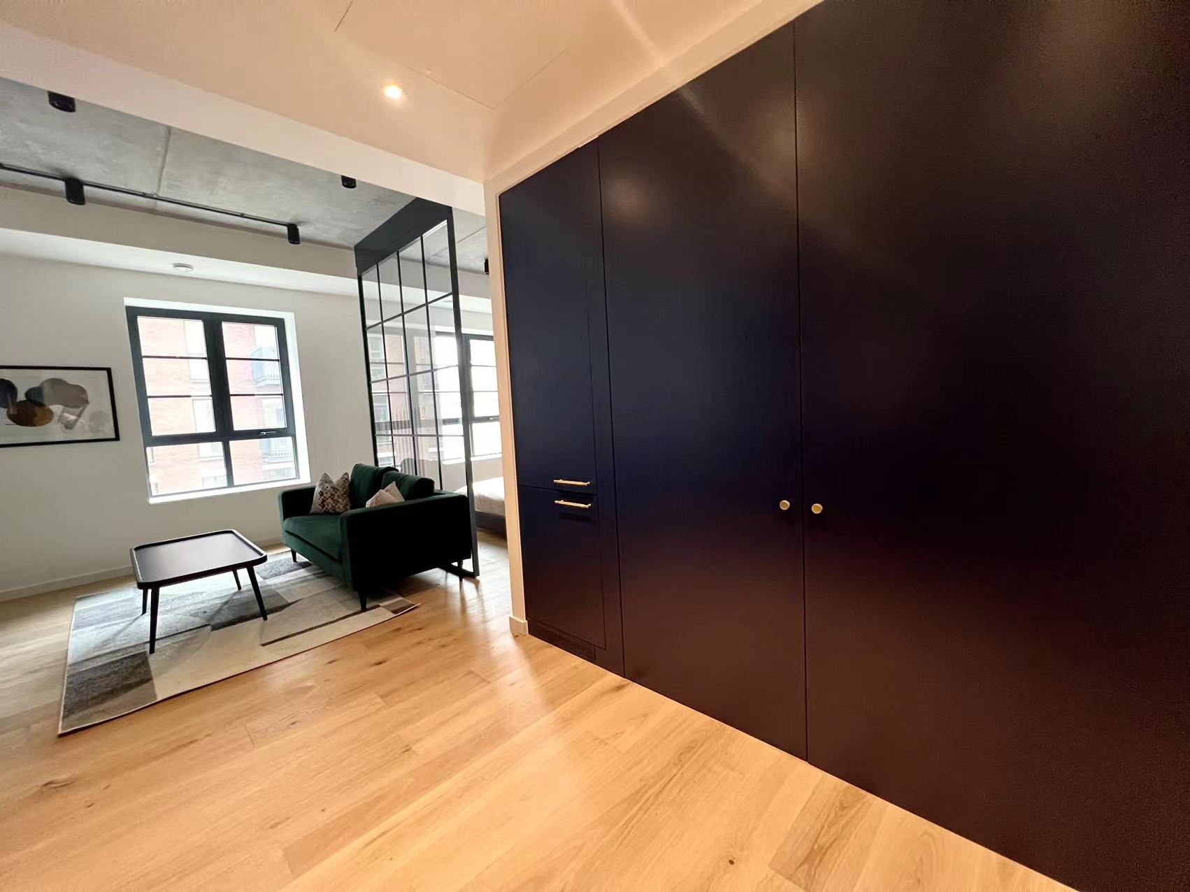Flat Hercules Slip in Greater London