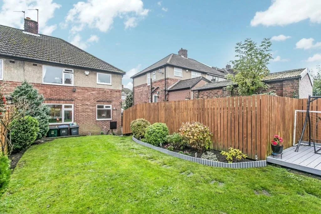 House Hedge Way in Bradford
