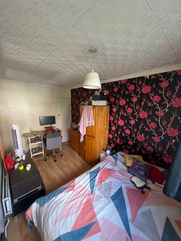 Room Stanway Street in Greater London