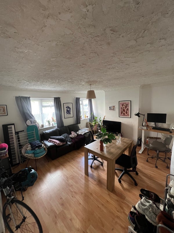 Room Stanway Street in Greater London