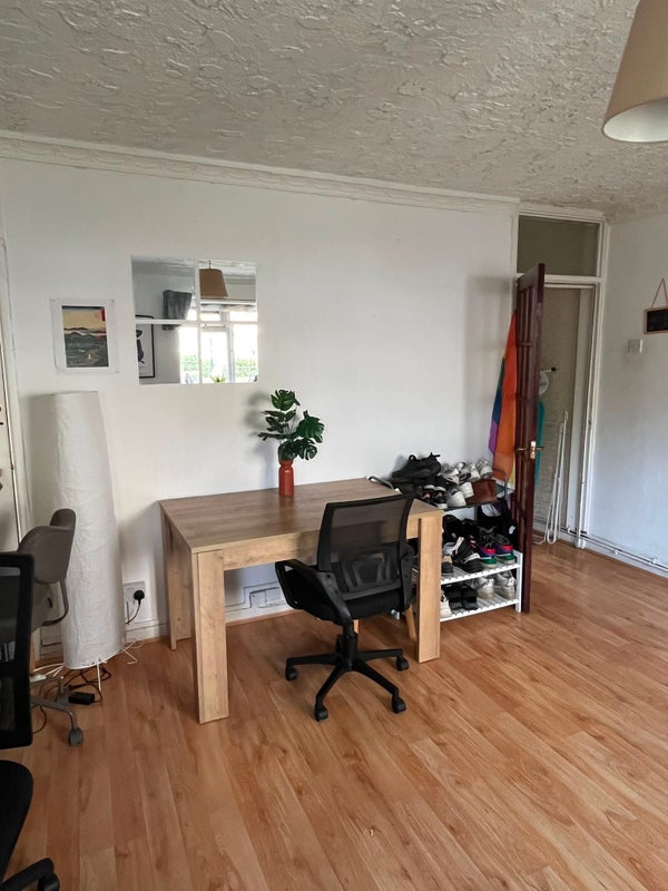 Room Stanway Street in Greater London