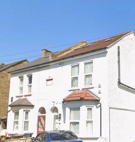 Flat Montague Road in Greater London