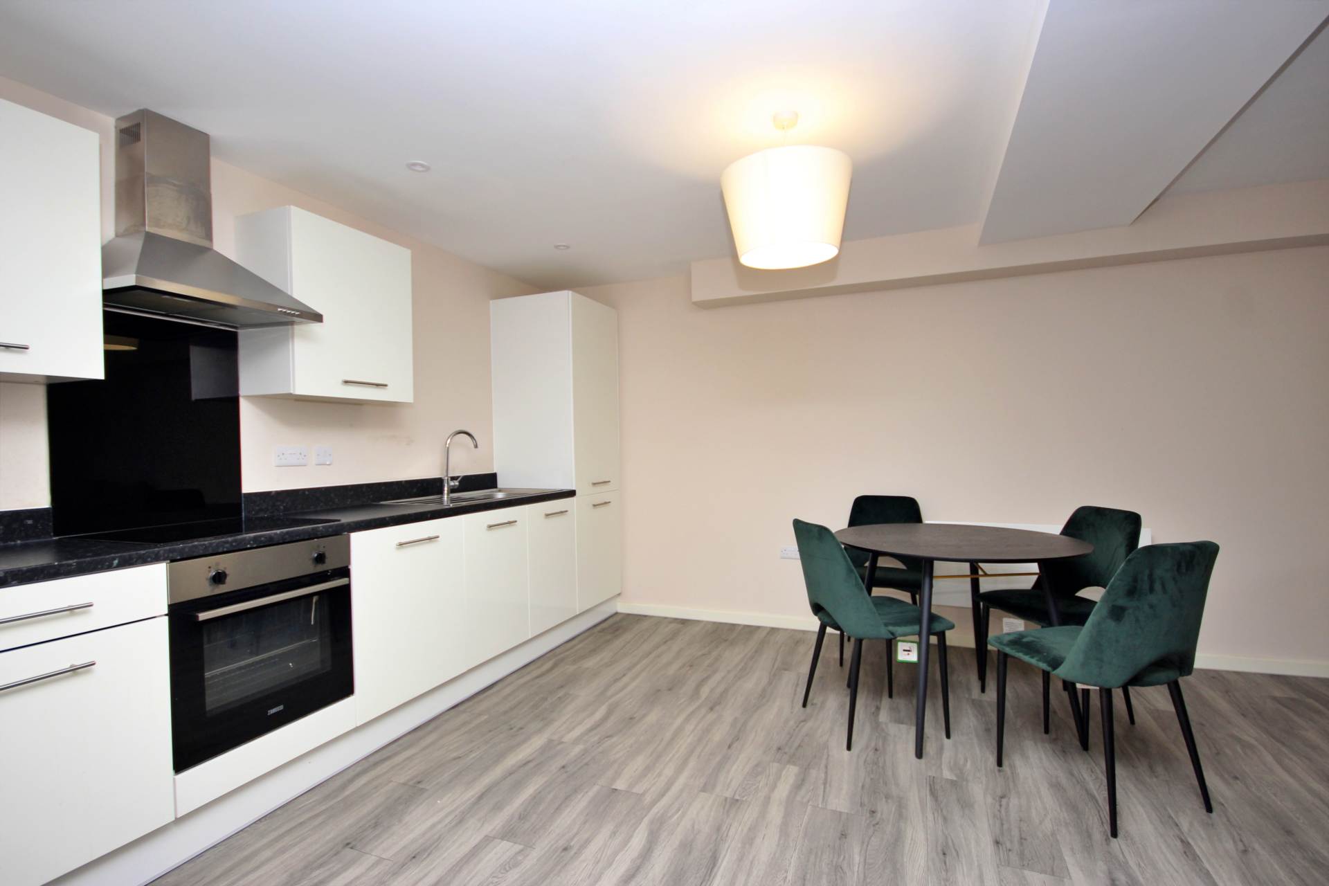 Flat Shawheath Close in Manchester
