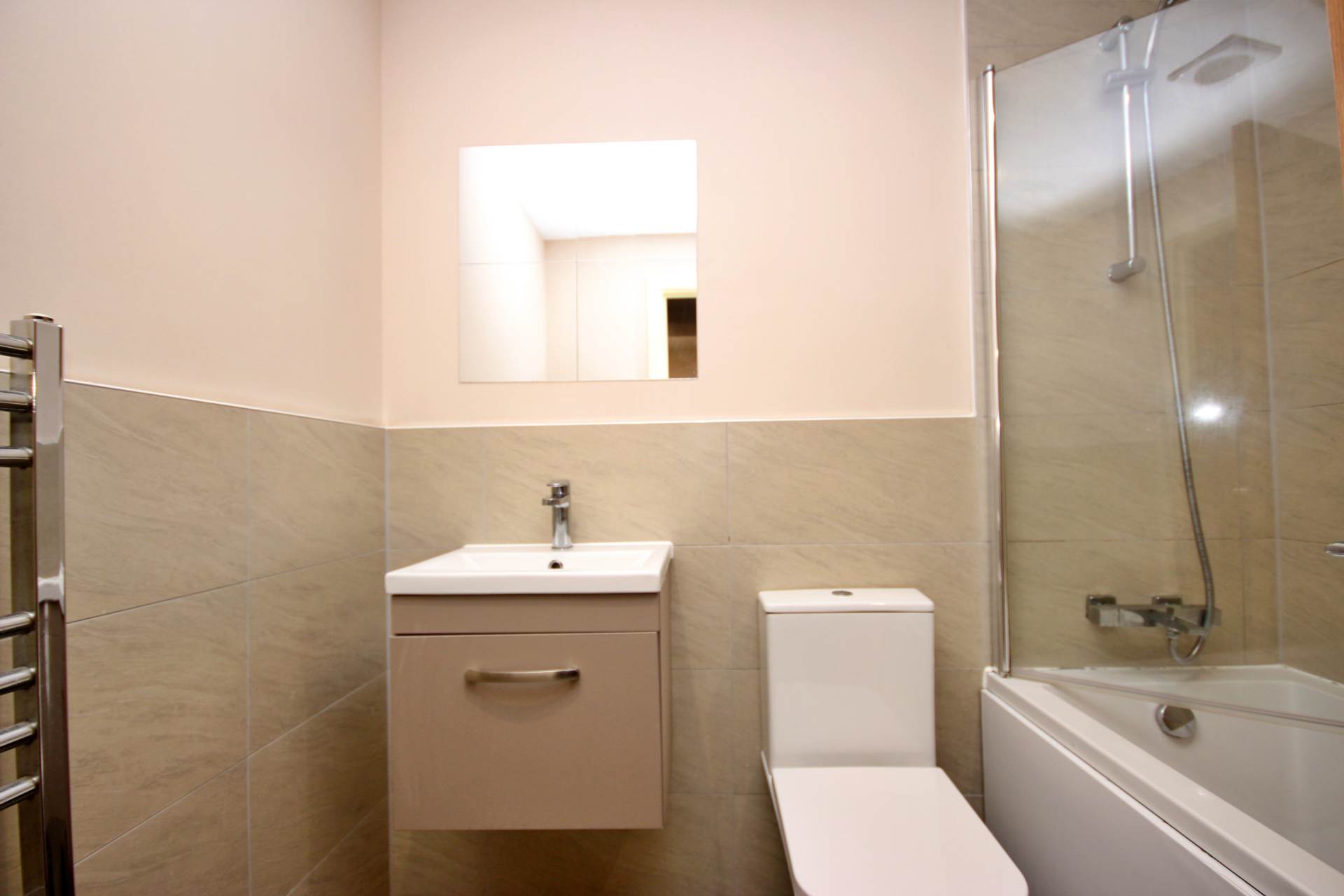 Flat Shawheath Close in Manchester