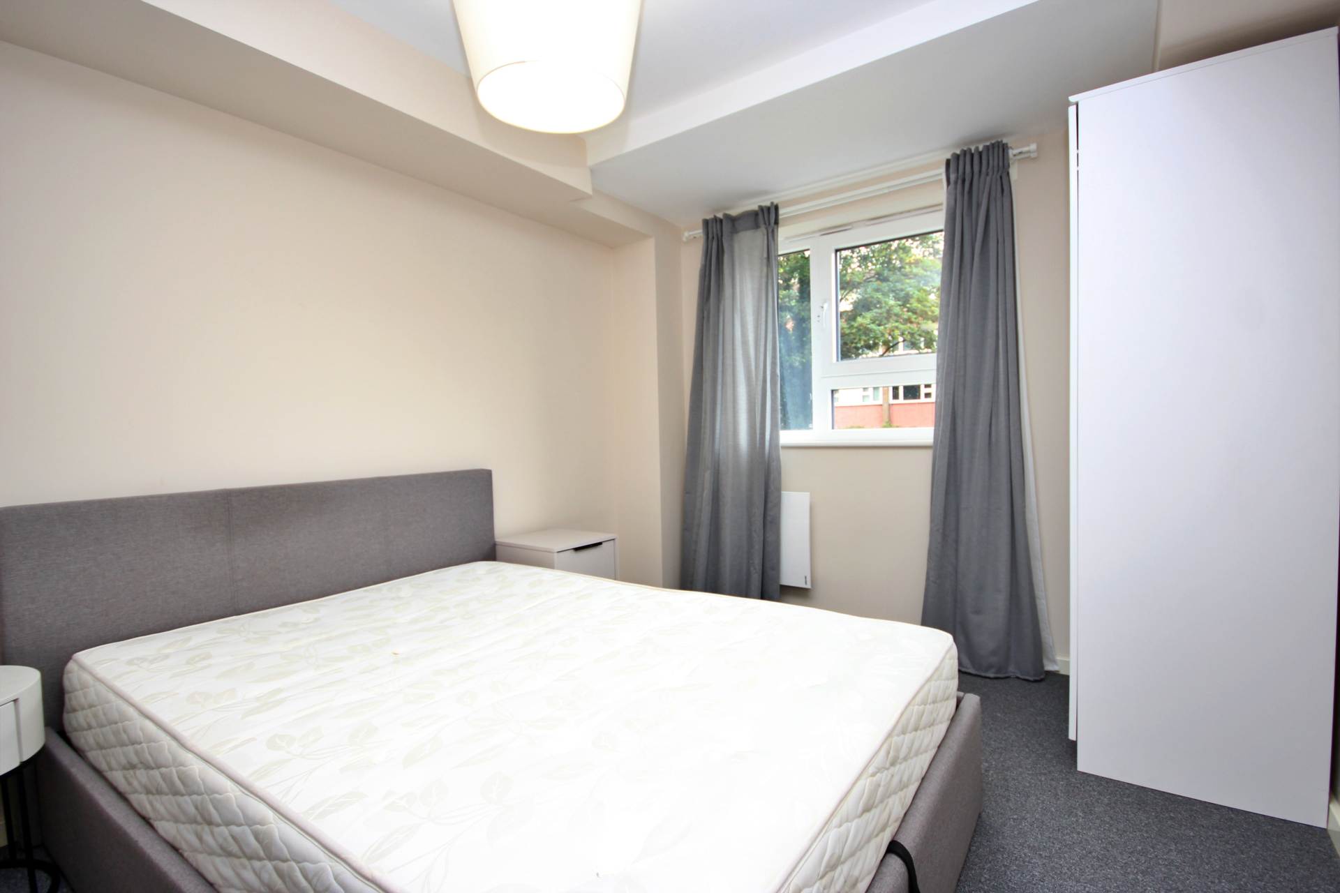 Flat Shawheath Close in Manchester
