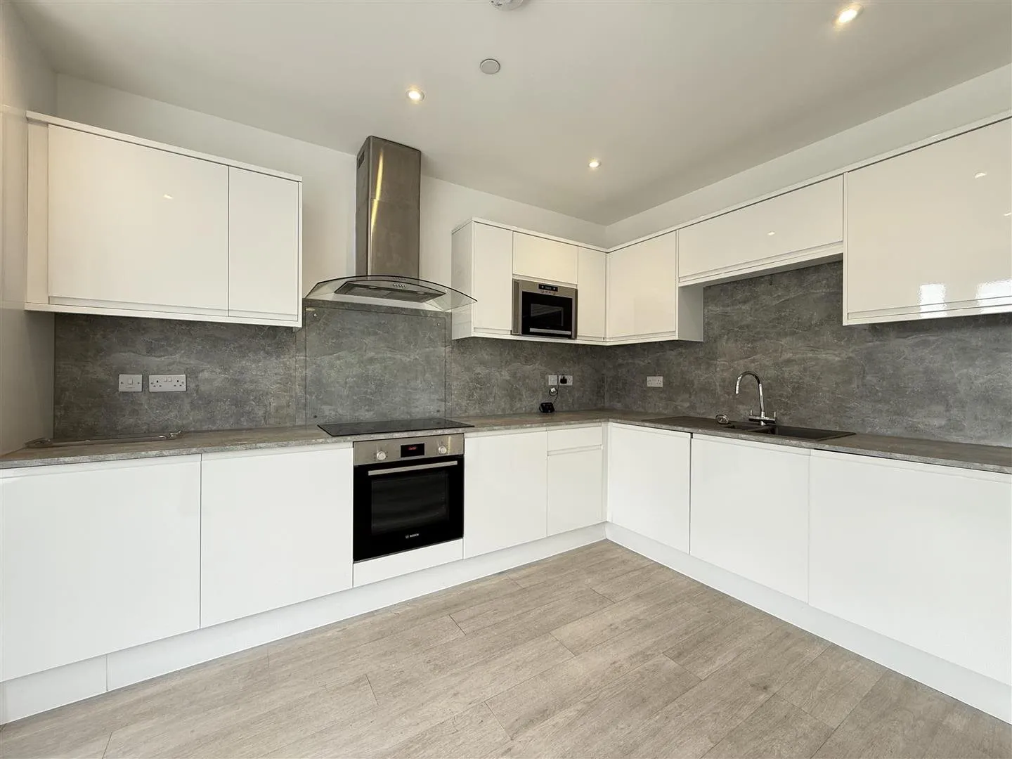 Flat Westlands Drive in Poole