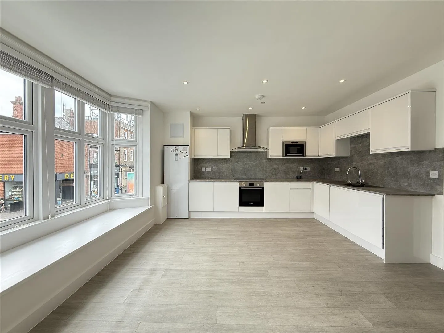 Flat Westlands Drive in Poole