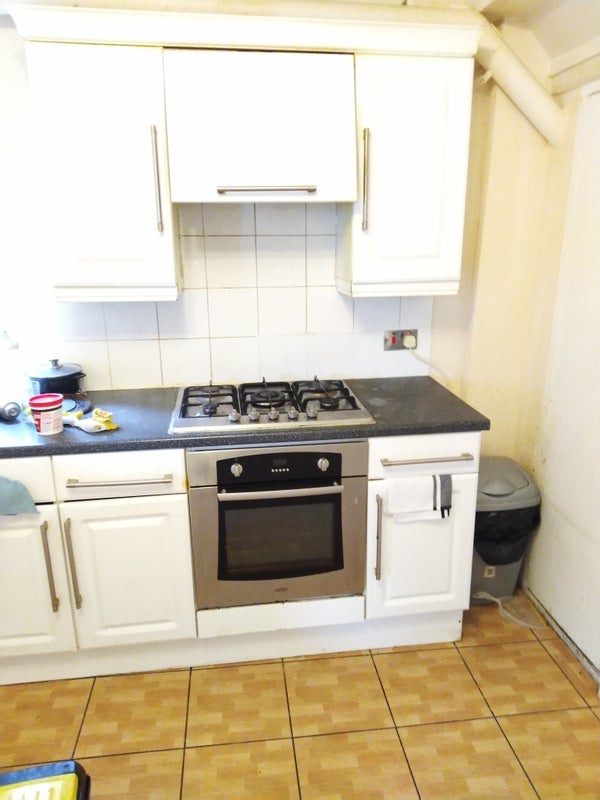 Room Hilda Road in Greater London