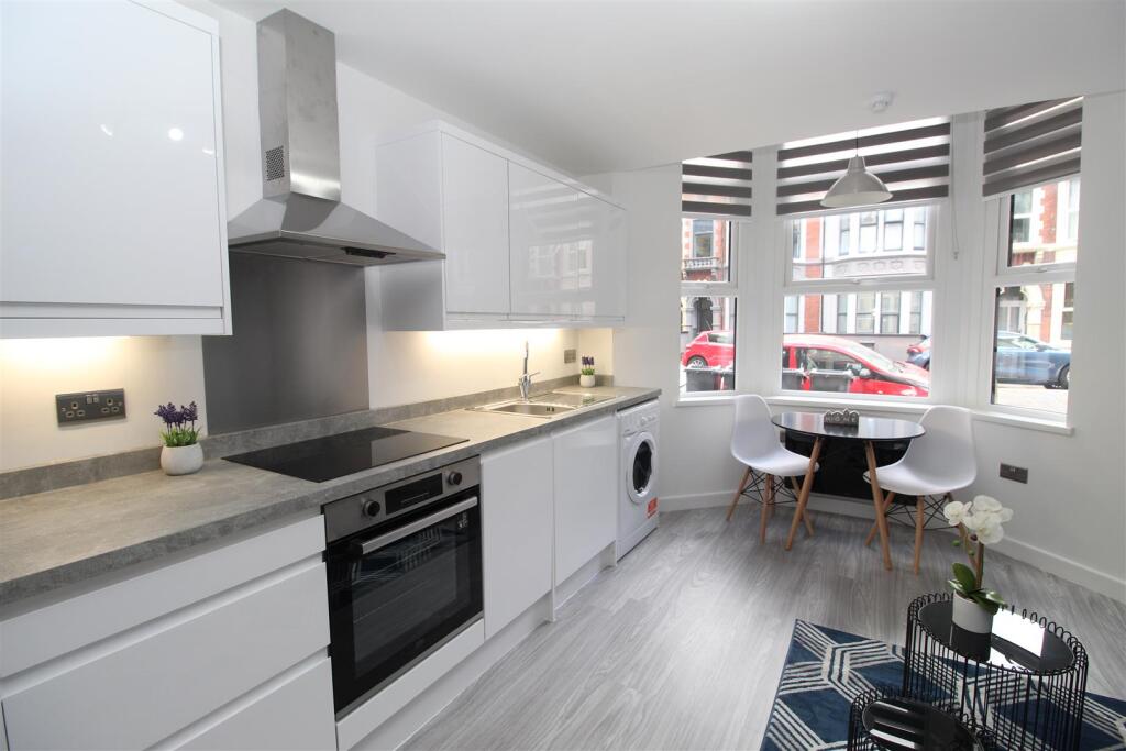 Flat Connaught Road in Cardiff