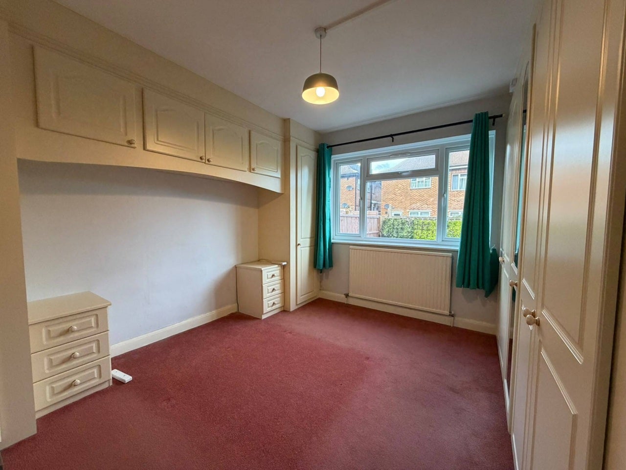 Flat Wickham Road in Greater London