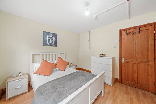 Room Chippenham Road in City of Westminster