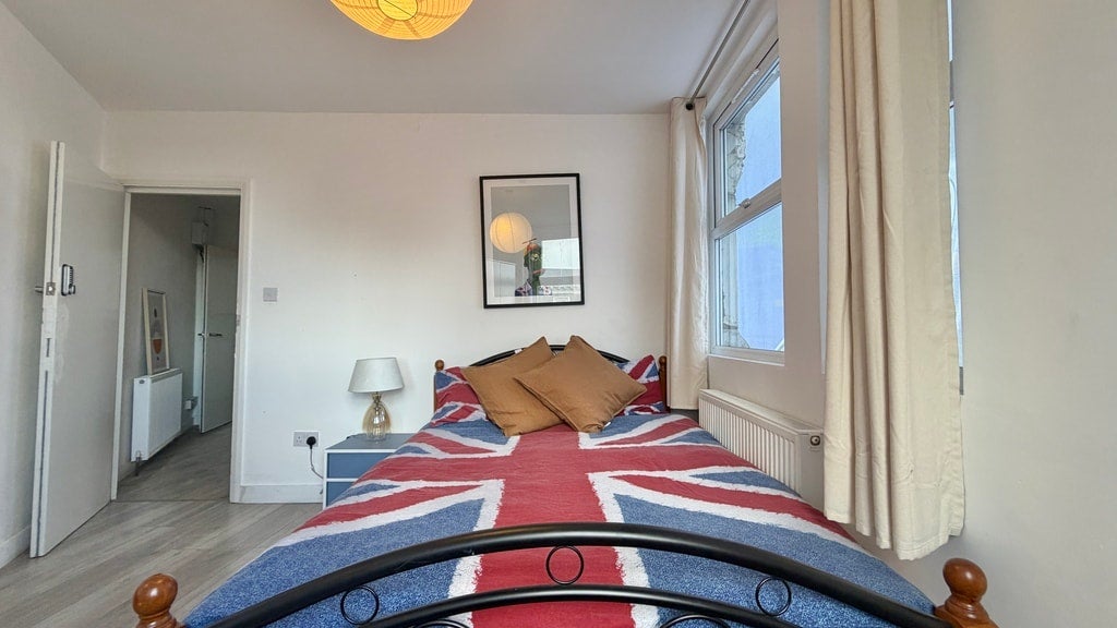Flat Great Eastern Street in Greater London