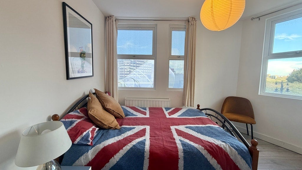 Flat Great Eastern Street in Greater London