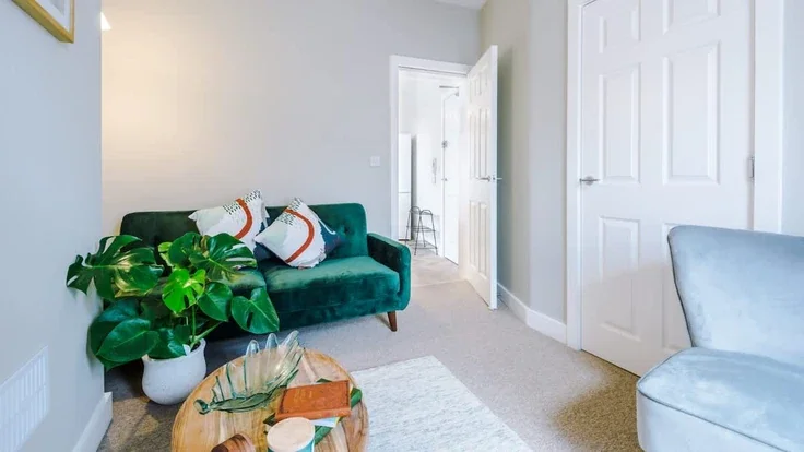 Flat Ermine Road in Chester