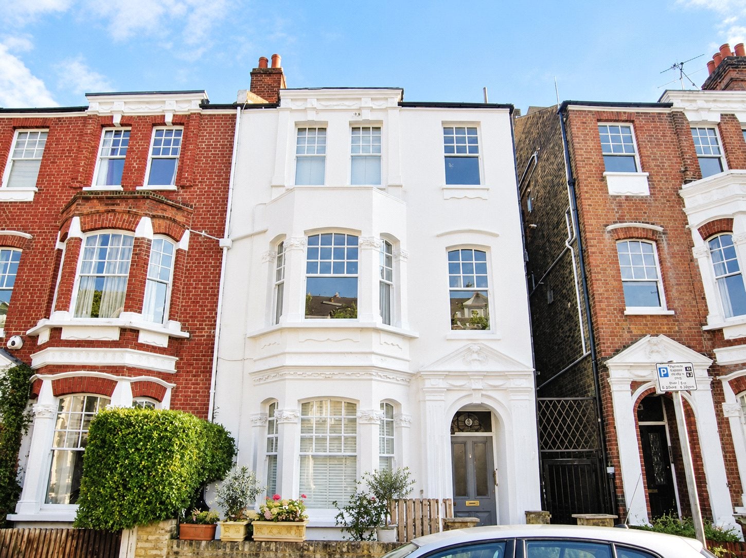 Flat Carmalt Gardens in Greater London