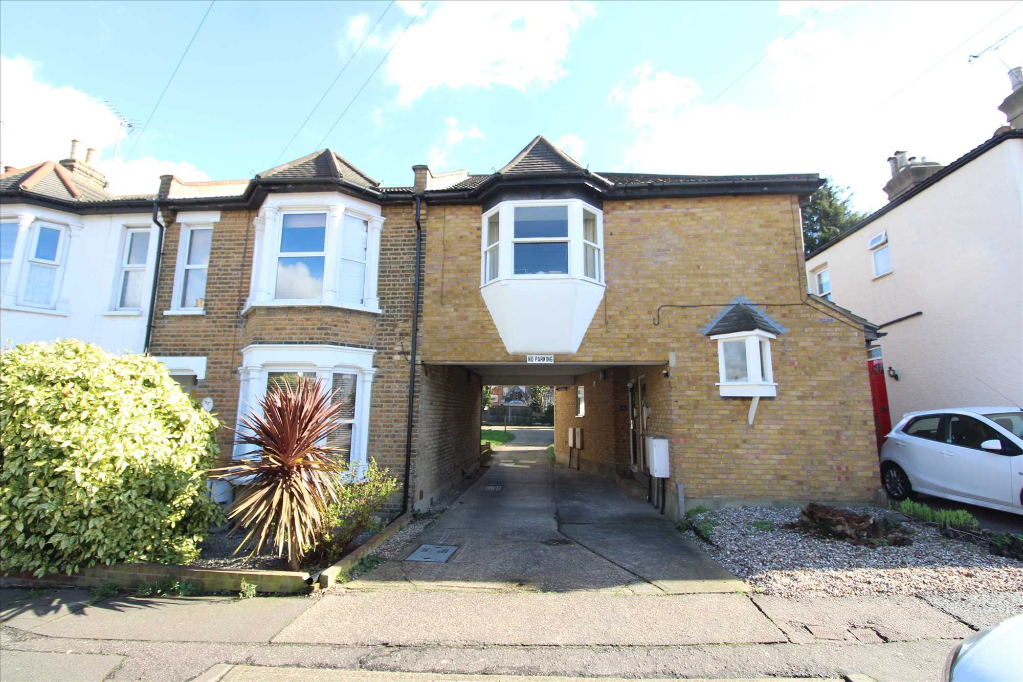 Flat Belton Way West in Southend-on-Sea