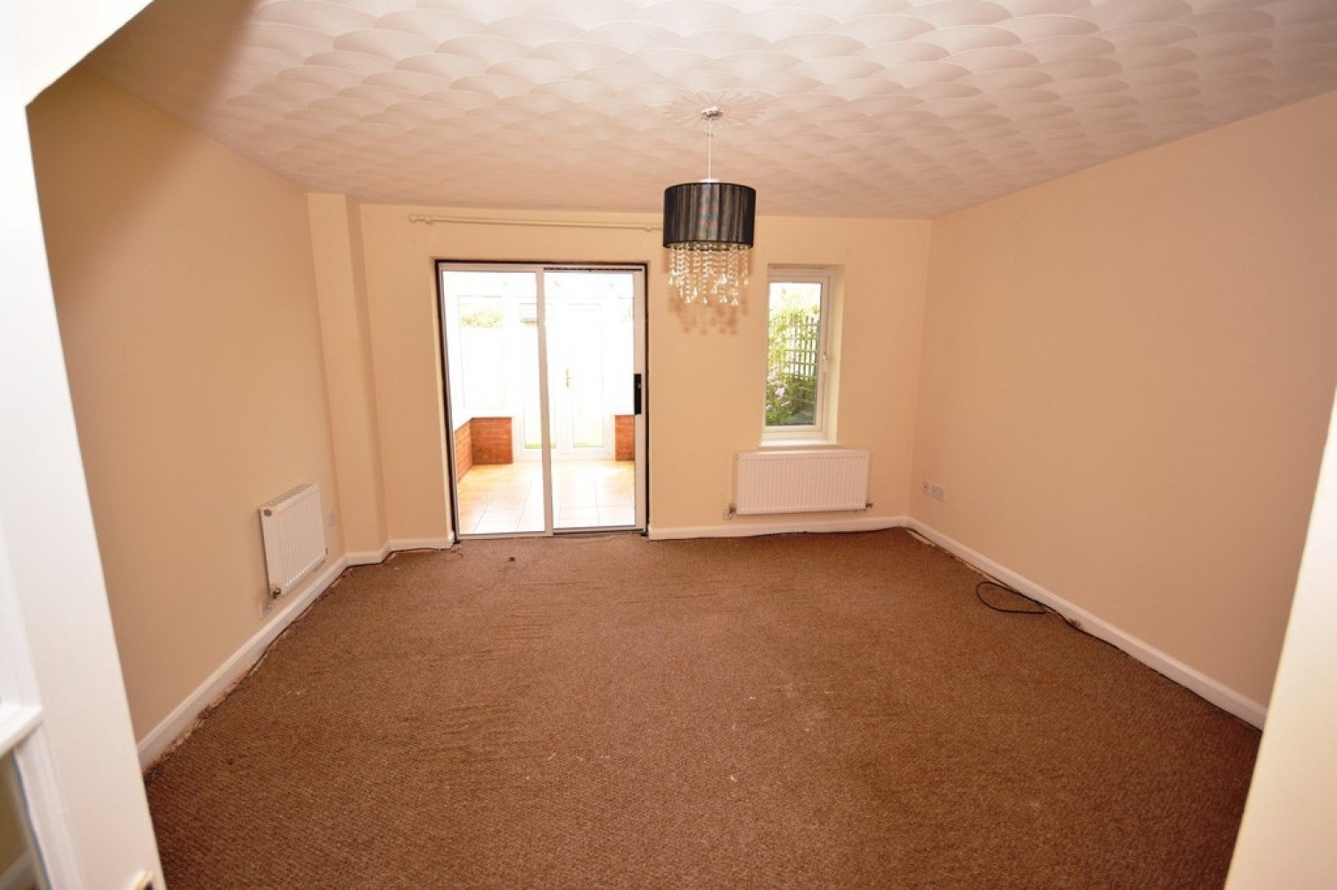 House Aldenham Close in Bedford