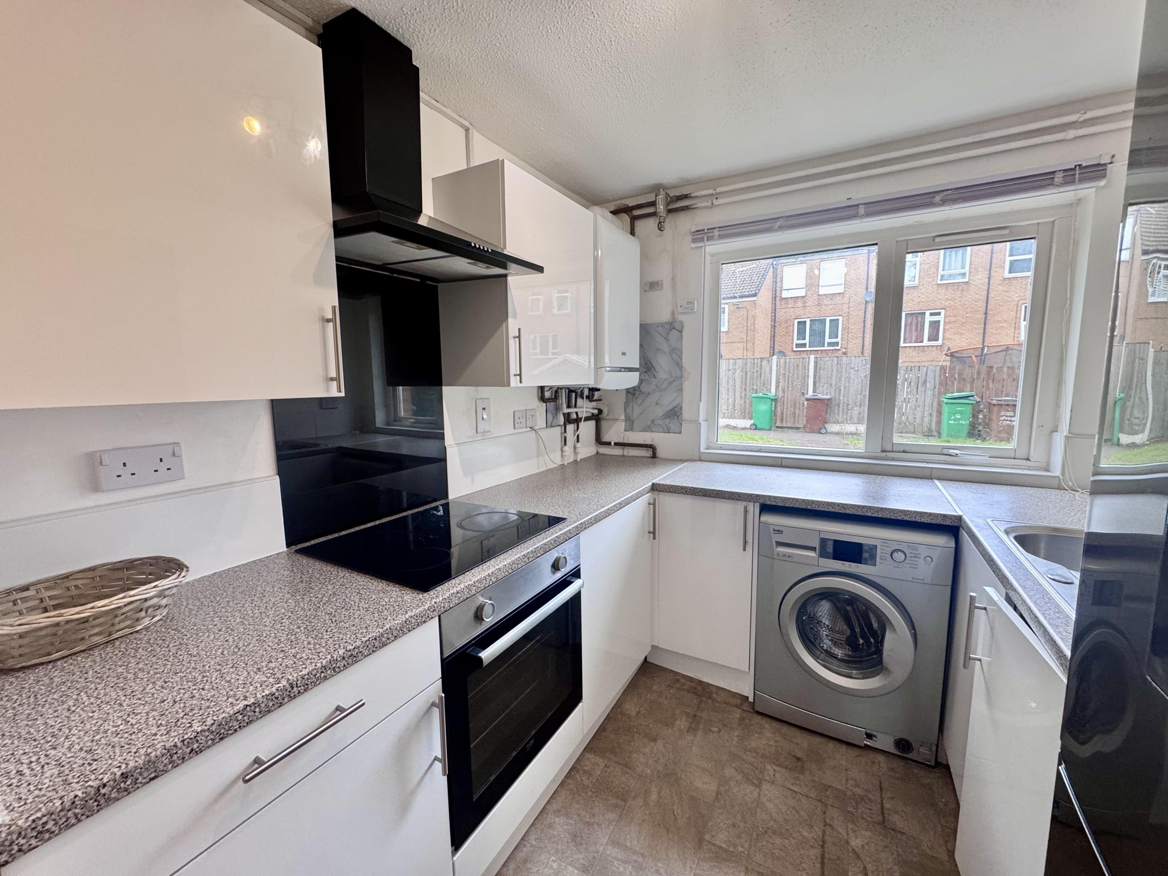 Flat Houseman Gardens in Nottingham