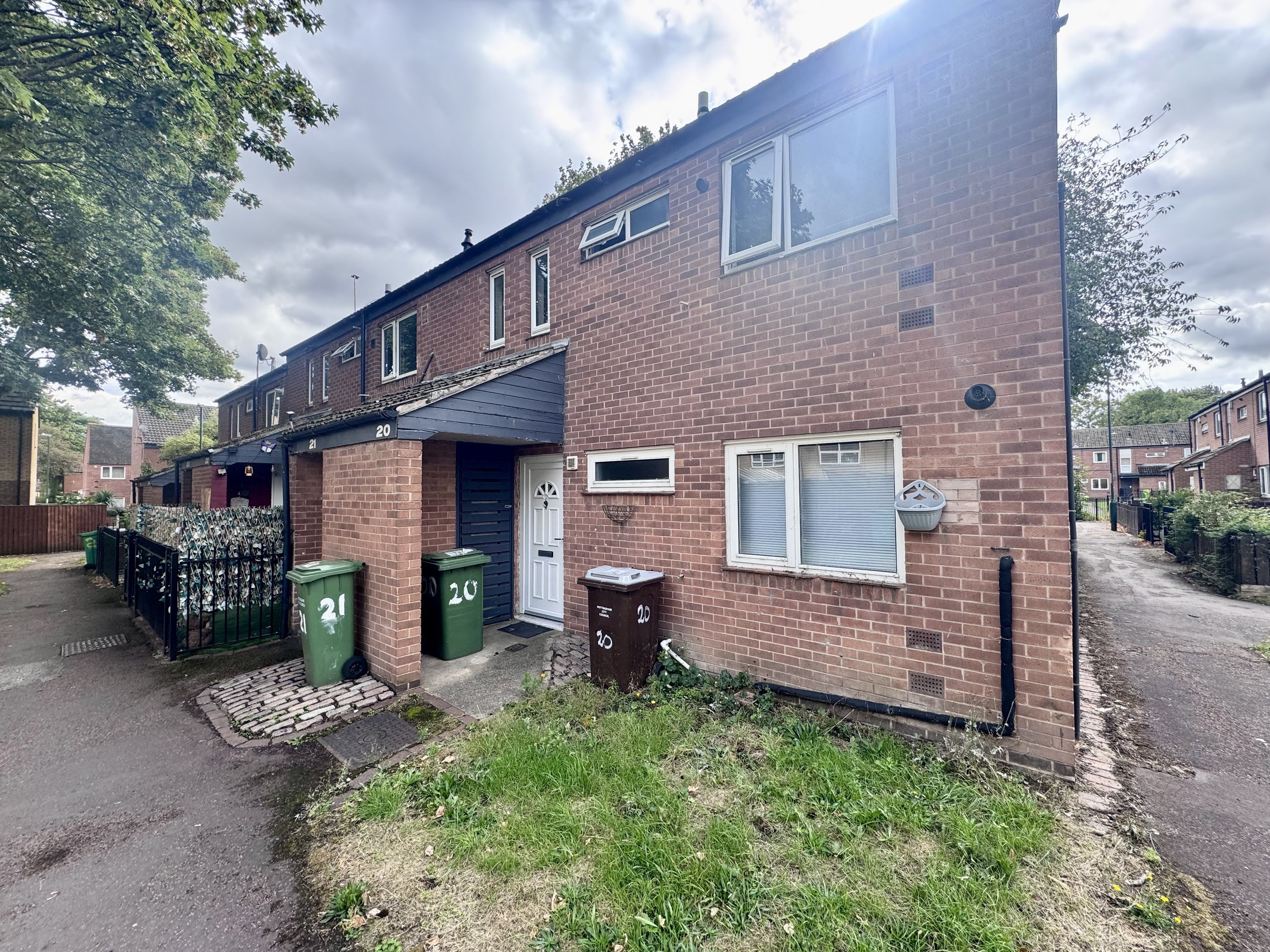 Flat Houseman Gardens in Nottingham