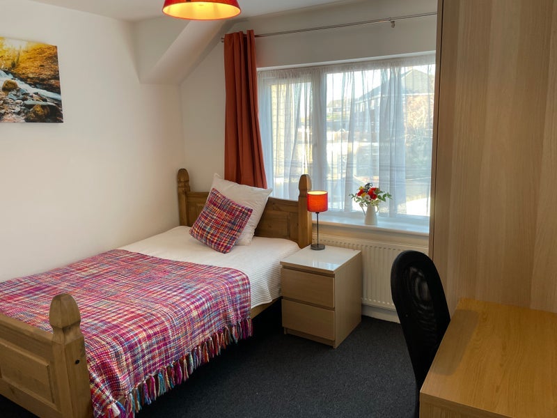 Room Second Avenue in Bristol