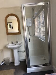 Room Atkins Road in Greater London