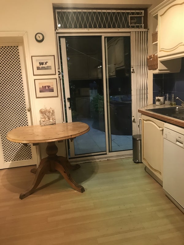 Room Atkins Road in Greater London